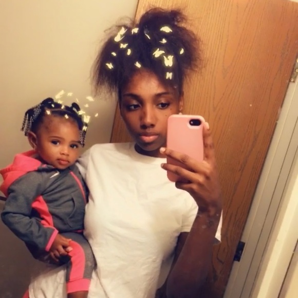 Meet your Posher, Nakya - Picture 1 of 1